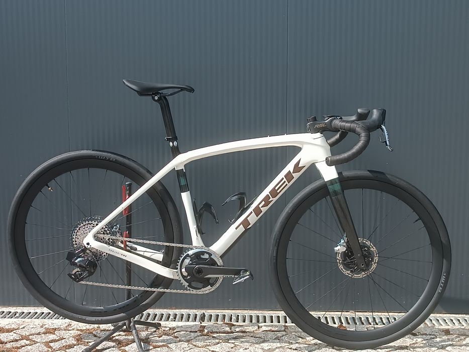 Bicicleta de gravel trek checkpoint SLR SRAM red