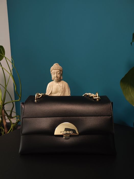 Valentino Vars torebka łańcuch złoty Mario czarna ekoskóra do ręki