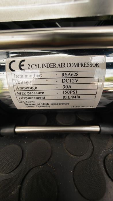 Mobilny kompresor samochodowy na 12 V