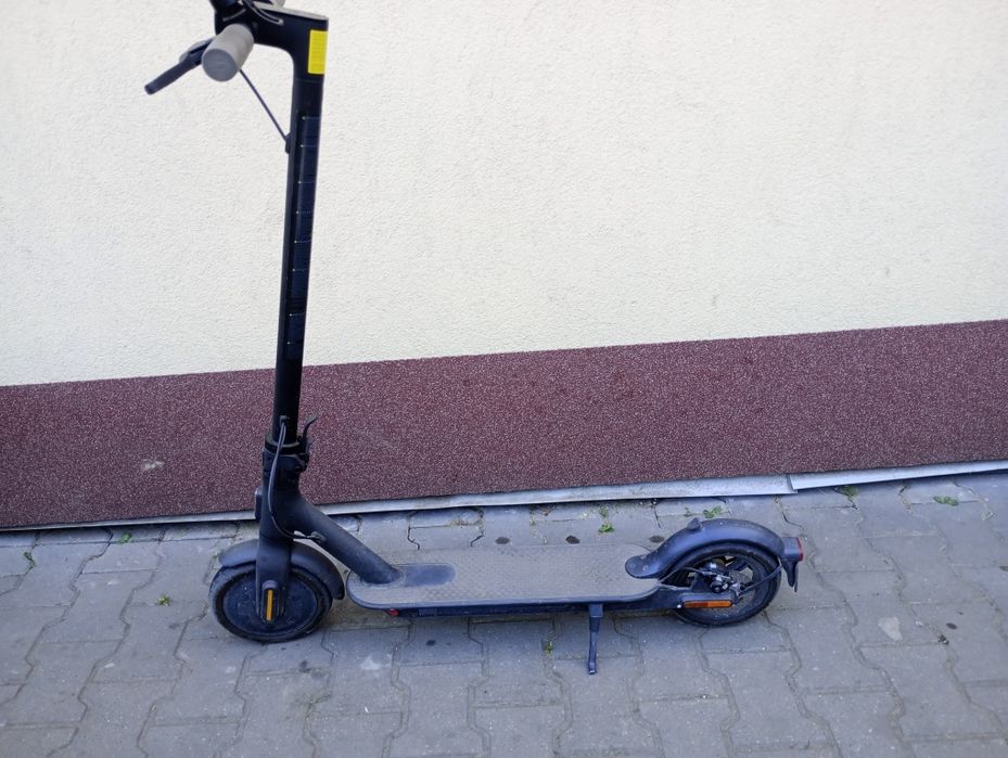 Hulajnoga elektryczna Xiaomi Mi Electric Scooter 1S