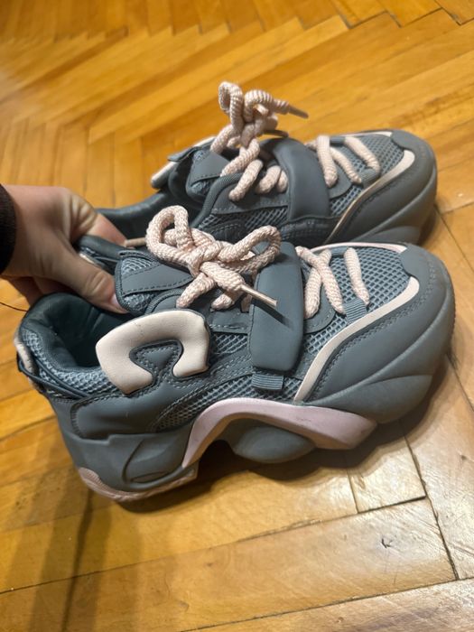 Кросівки жіночі 36 розмір, як нові