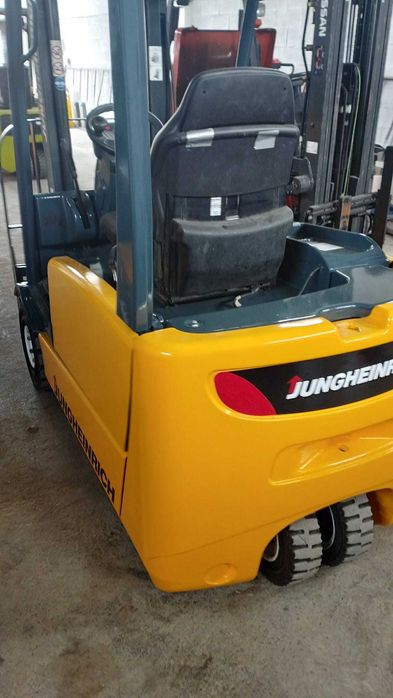 Empilhador eléctrico Jungheinrich EFG-DF16L de 1600 kg (2555)