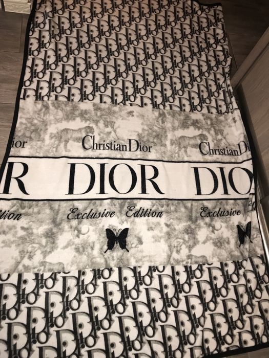 Koc logo cd dior mega mięciutki , super stan