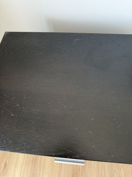 Mesa de cabeceira em madeira macica