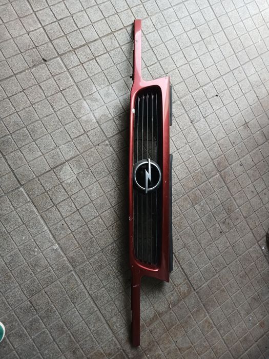 Grelha opel astra f