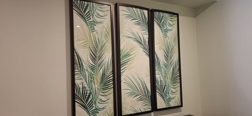 3 molduras IKEA Ribba com papel verde floresta