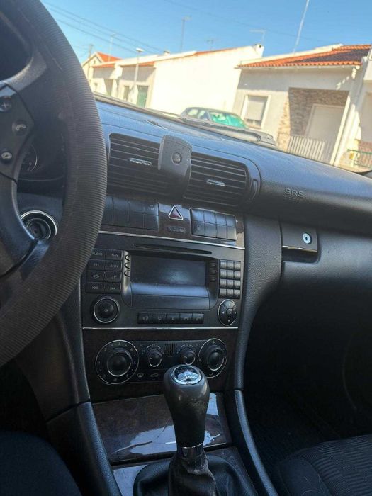 Carrinha Mercedes Benz