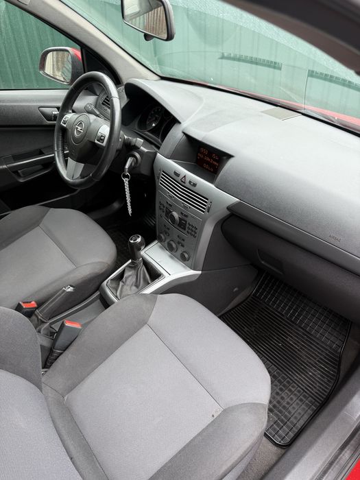 Опель Астра 1.6 газ 2012 рік