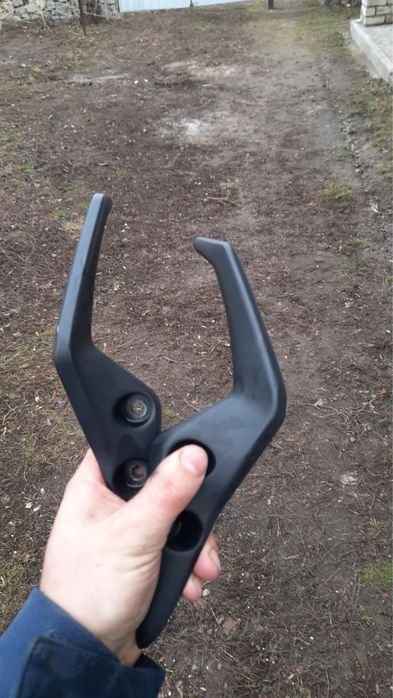 Розборка Lifan sr 220 є сірий боковий пластик