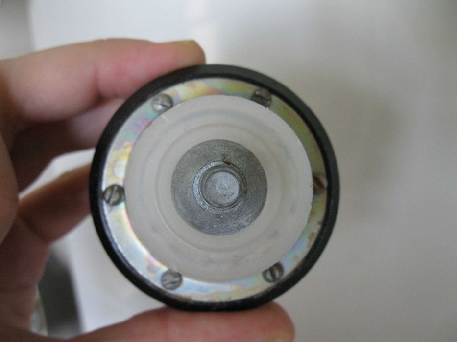 Нижняя часть антенны стационарной для раций частотами от 27 до 174 МГц