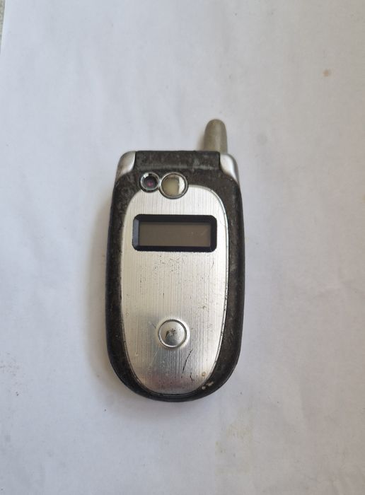 Telefon Motorola V-547