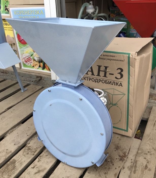 Зернодробилка мельница ЛАН-3 ЧУГУН ! (зерно+качан) 2.5 кВт