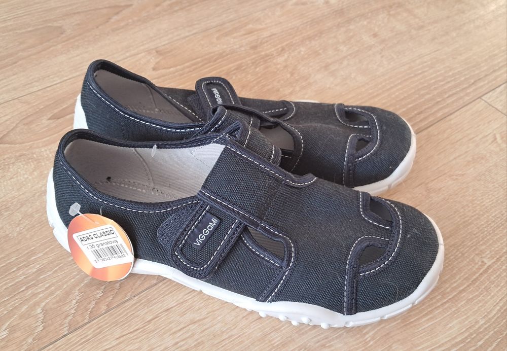 Nowe kapcie Viggami, buty 35