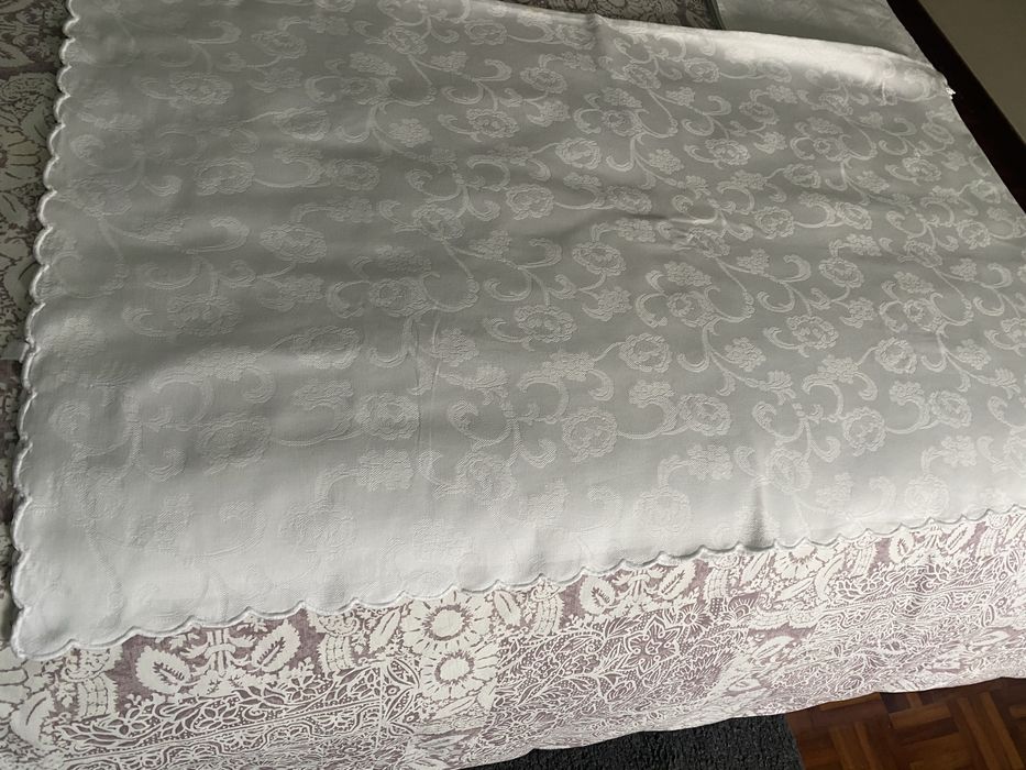 Toalha Mesa Antiga Adamascada