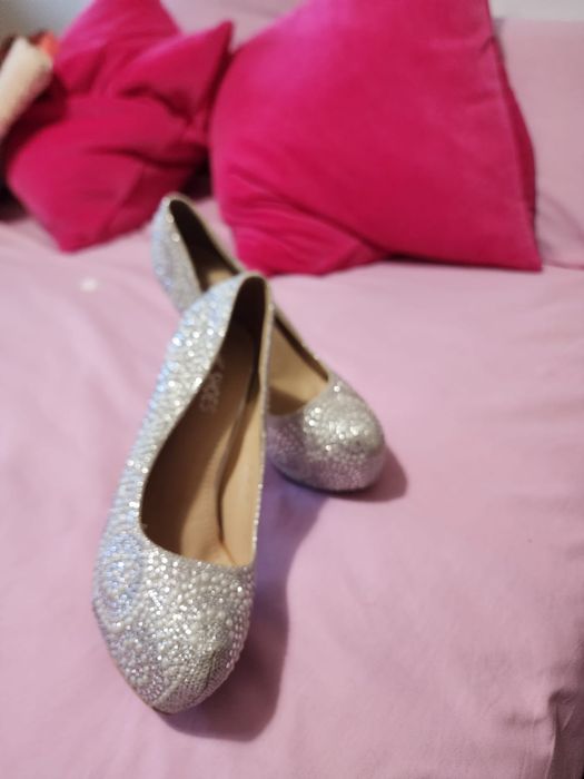 Sapatos usados uma única vez