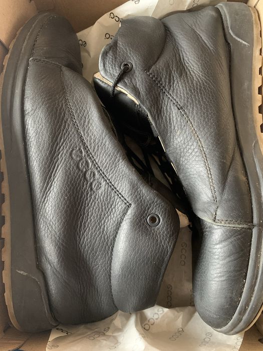 Продам зимние ботинки  44 размер