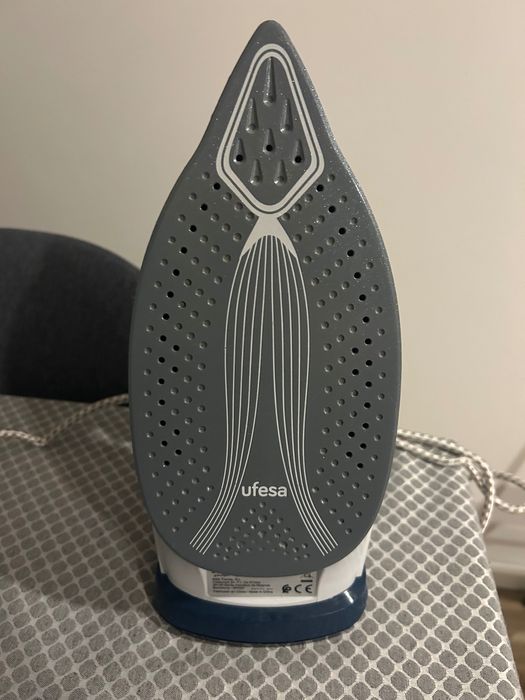 Ferro engomar UFESA 200 gr 3000w DELUXE auto stop