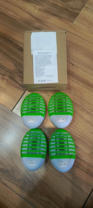 Lampka elektryczna do gniazdka przeciw owadom, ze światłem  UV.