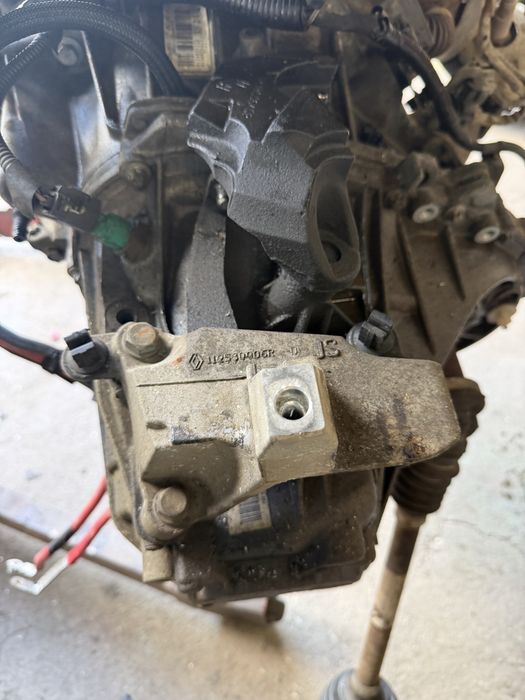 Caixa de velocidades renault megabe III/  TL4A 056