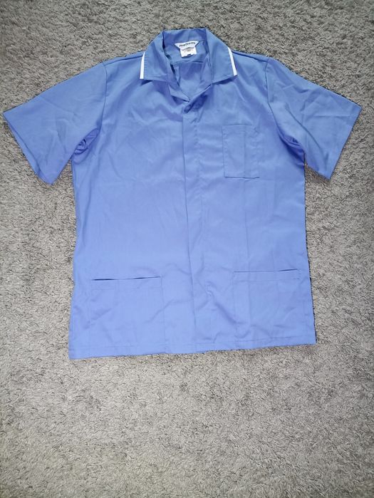 Продам фирменные медицинские костюмы, халаты. Есть также отдельно кофт