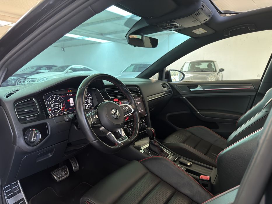 VW Golf 7.5 GTI DSG - Desde 375€ Mês
