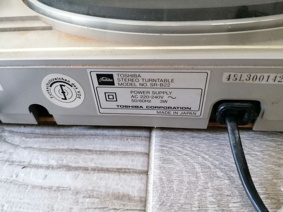 Gira discos Toshiba SR-B22