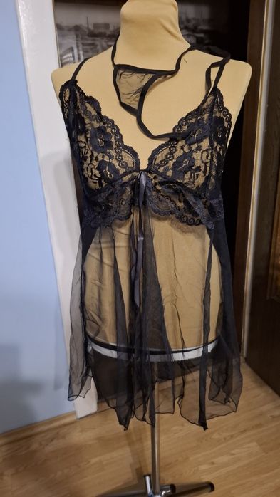 Koszulka nocna plus stringi.