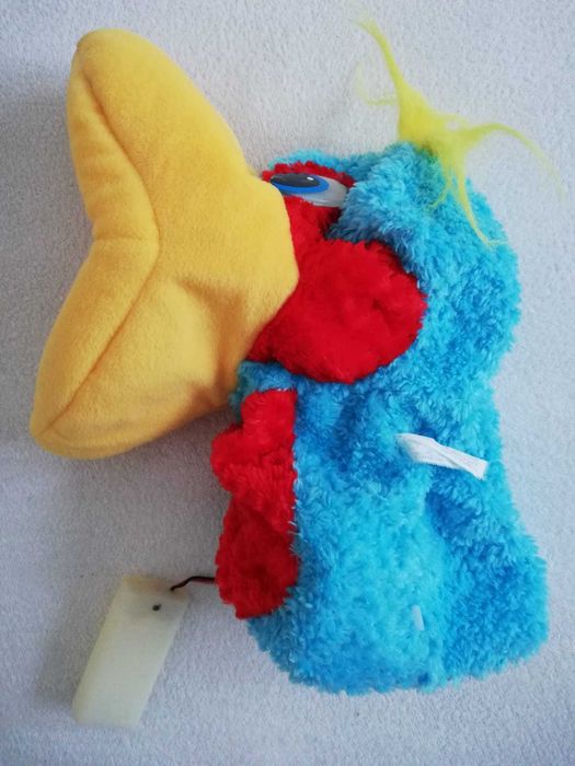 Pluszak tukan na baterie wydaje dźwięki 27 cm
