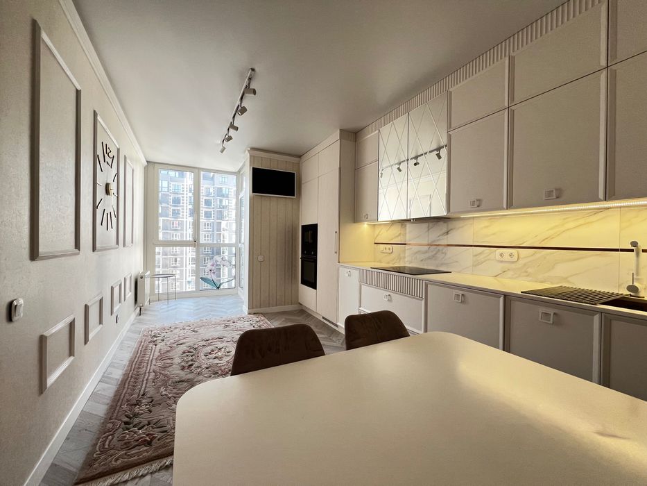 ЖК «Гранд бурже», 2 КІМ квартира 65 м2 з дизайнерським ремонтом.