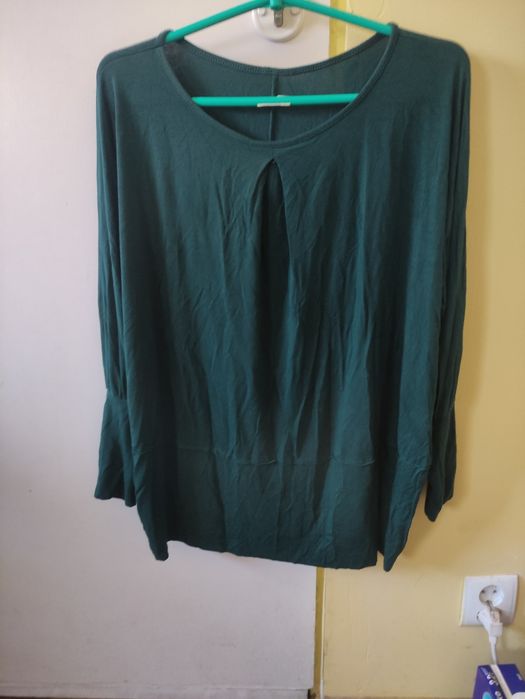 Zielona luźna bluzka ( pachy 62 cm)