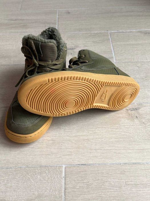 Byty NIKE zimowe