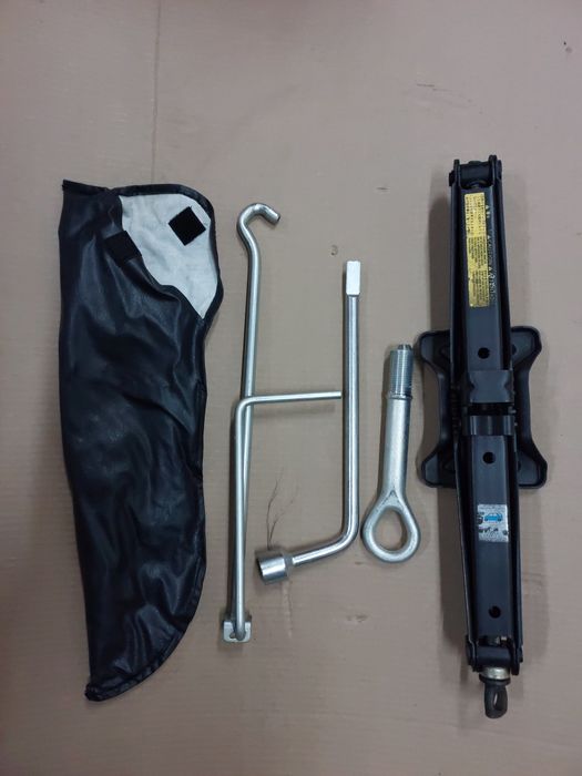 Домкрат Ключ Крюк Toyota RAV4 Тойота Рав 4 Докатка