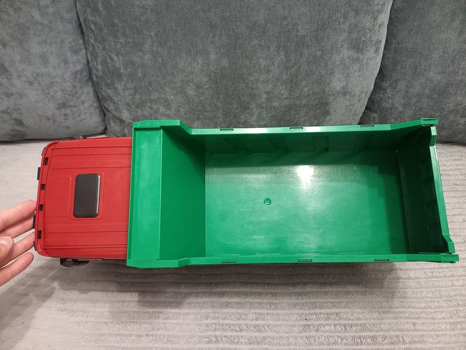 Машинка самоскид Scania від Bruder