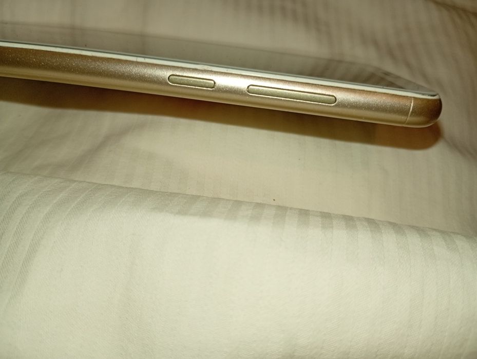 Vendo *Huawei Y9 2018*, modelo FLvA-LX2, em bom estado de funcionamento