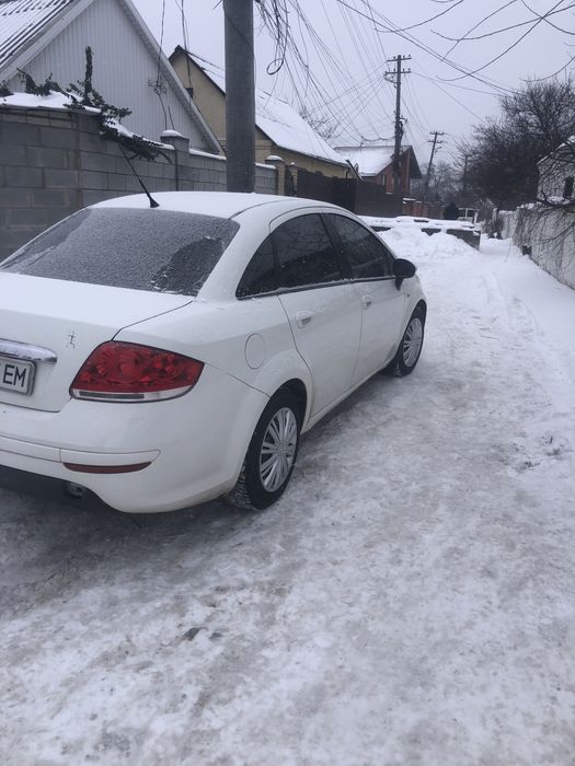 Продам FIAT Linea 1.4 газ/ бензин. 2013год. 4399$.