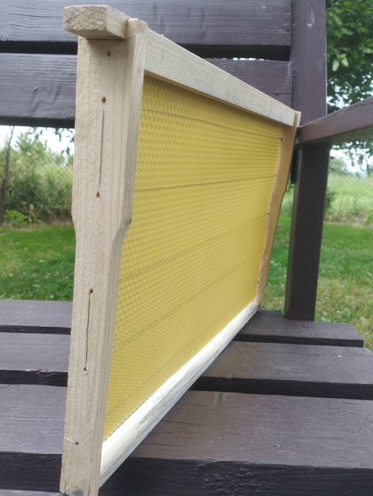 Рамка Дадан з вощиною