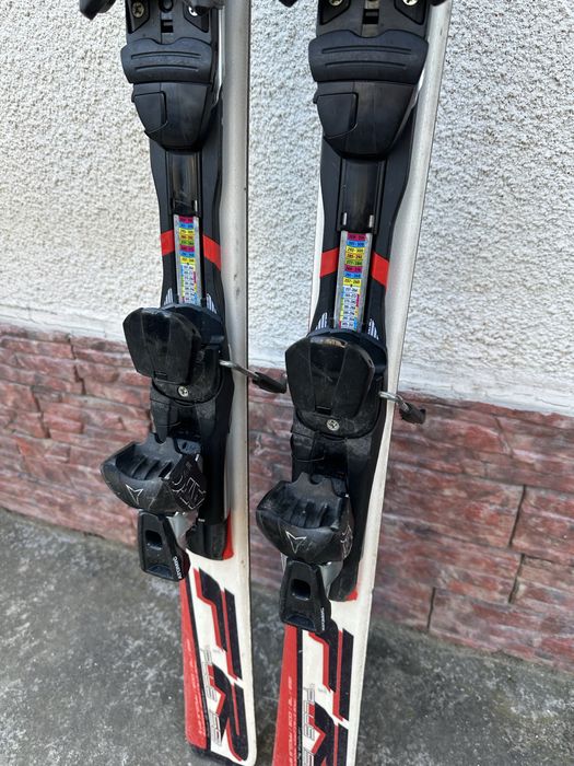 Продам лижі Atomic