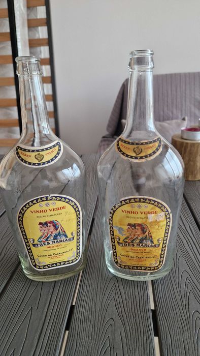 2 garrafas vinho branco "Três Marias"