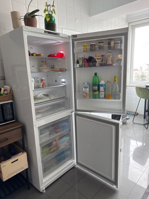 Frigorífico combinado Hotpoint Ariston modelo extra largo