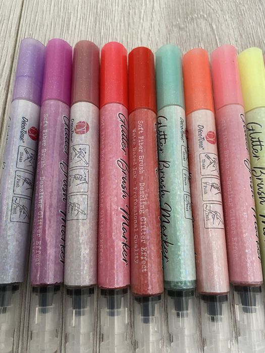 Brokatowe markery pędzelkowe - 24 sztuki.