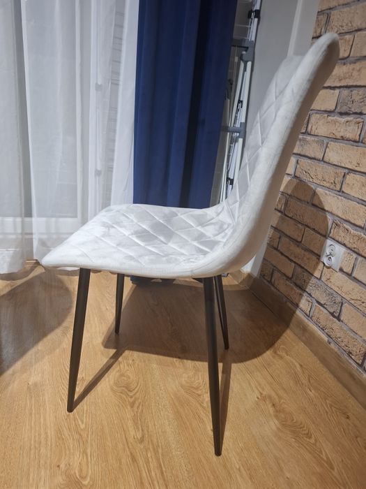 Krzesła welurowe 8 sztuk