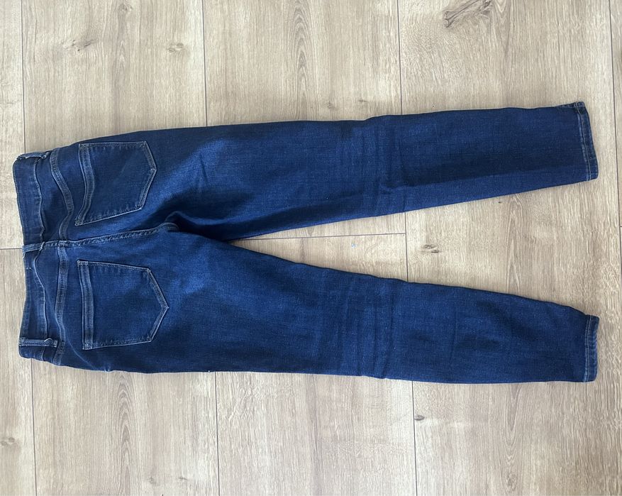 Spodnie jeans reserved