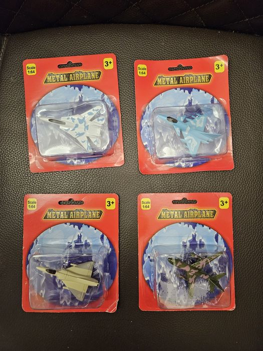 Іграшковий літак новий фігурка