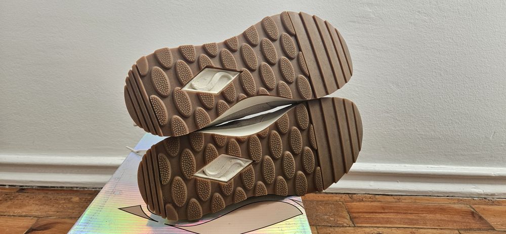 Ténis Sketchers 37