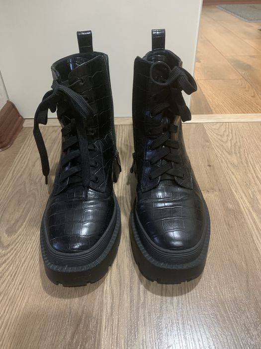 Продам ботинки  зимние фирмы Миратон 36 размер