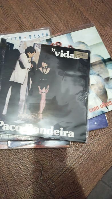 Paco Band
Consequências 
Paco Bandeira
Com os olhos de ver
Paco Bandeira
Vidas
António Pinto Basto 
Rosa Branca oferta 
Capas e discos como novos
25€