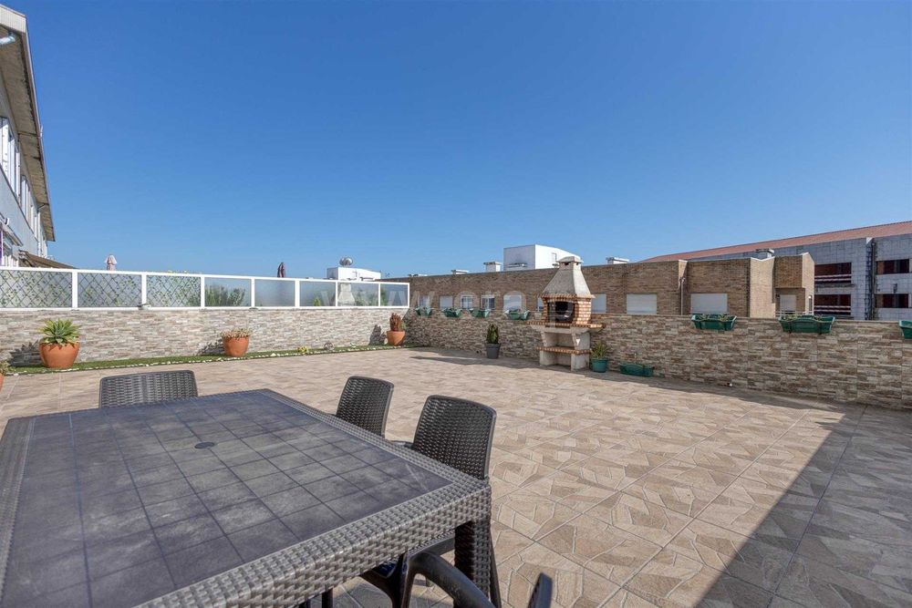 Quarto Particular para Estudante Universitária. Zona Hosp S.João/ISCAP