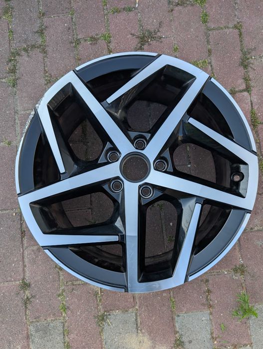 1x Felga 18 VW GOLF 8 VII 5H0 60i025G 7.5J ET51 5x112 PROSTA 1sz