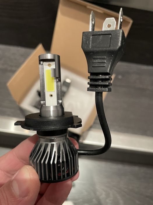 Lampadas Led H4 para carro ou Mota 20000 LM 6000k e 3000K