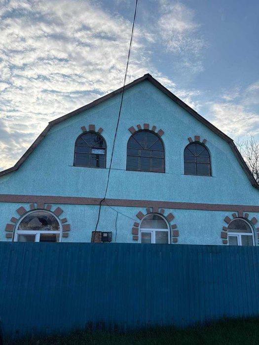 Продаж  житлового будинку в Чигирині. Можливо і під бізнес.